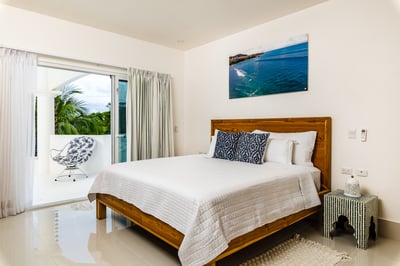 Luxury Villa Photo #36