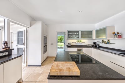 Luxury Villa Photo #15
