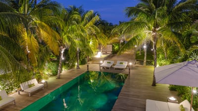 Luxury Villa Photo #4