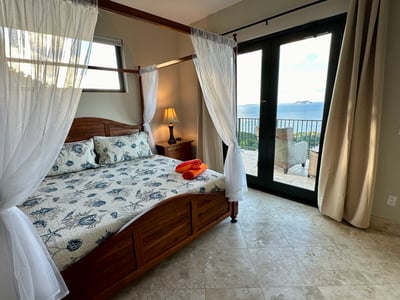 Luxury Villa Photo #37
