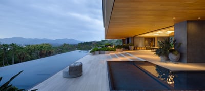 Luxury Villa Photo #5