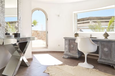 Luxury Villa Photo #26