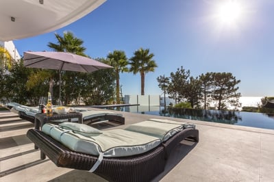Luxury Villa Photo #12