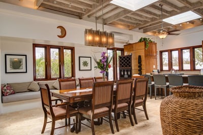 Luxury Villa Photo #8