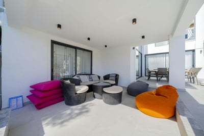 Luxury Villa Photo #12
