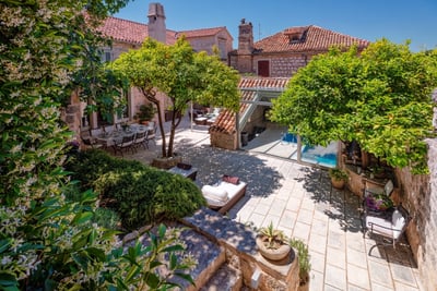 Luxury Villa Photo #3