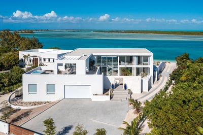 Luxury Villa Photo #27