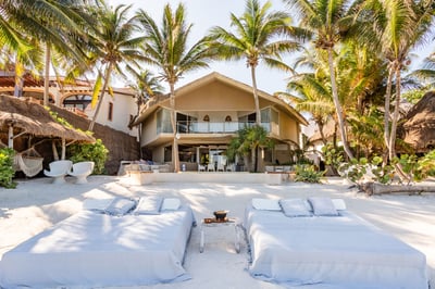 Luxury Villa Photo #4