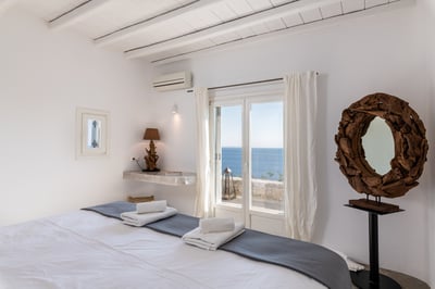 Luxury Villa Photo #45