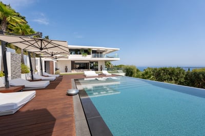 Luxury Villa Photo #2