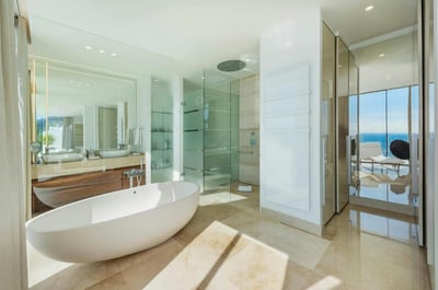 Luxury Villa Photo #40