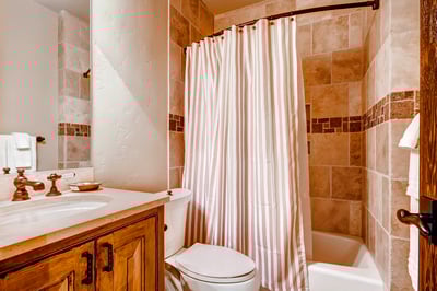 2nd Queen Suite bath