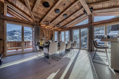 Luxury Villa Photo #14