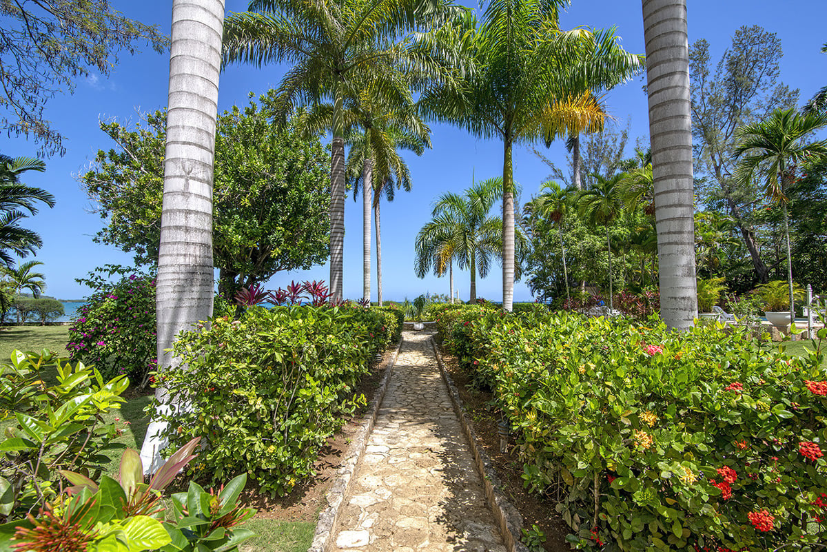 Tranquility On The Beach Montego Bay, Jamaica Rental Escapes