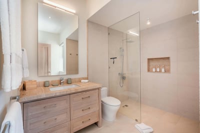 Luxury Villa Photo #47