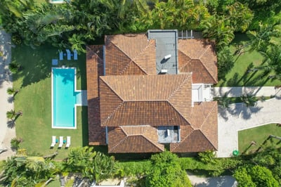 Luxury Villa Photo #2