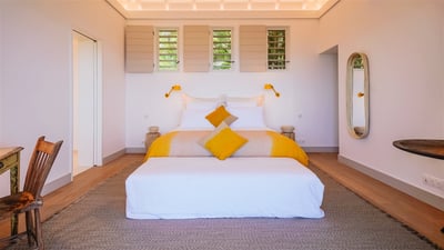 Bedroom 2: In a private bungalow. A king size bed (or Twin beds), air conditioning, ceiling fan,&nbs