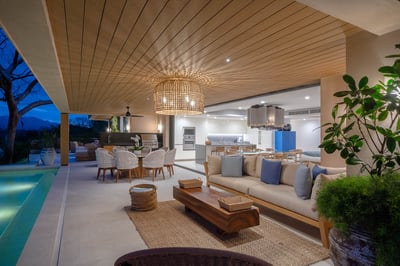 Luxury Villa Photo #12