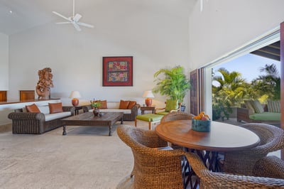 Luxury Villa Photo #11