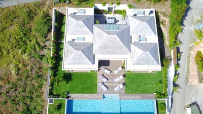 Luxury Villa Photo #6