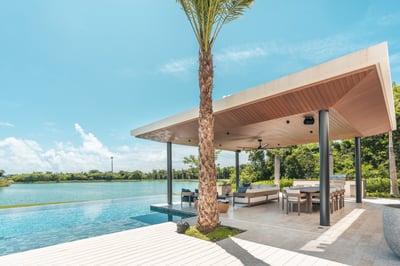 Luxury Villa Photo #9