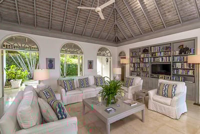 Luxury Villa Photo #17