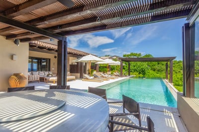 Luxury Villa Photo #2