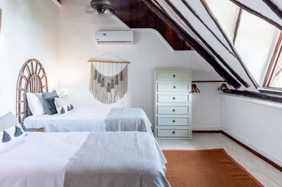 Luxury Villa Photo #43