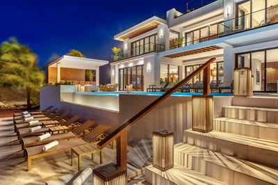 Luxury Villa Photo #4
