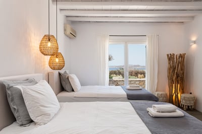 Luxury Villa Photo #41