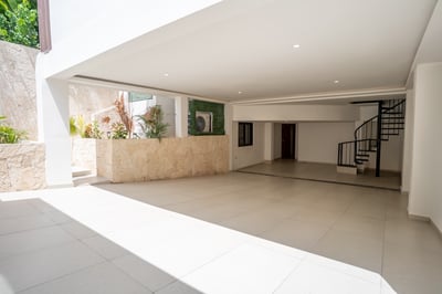 Luxury Villa Photo #39