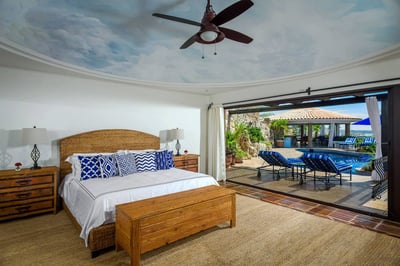 Luxury Villa Photo #20