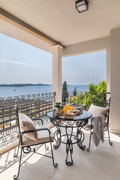 Luxury Villa Photo #42