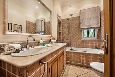 Luxury Villa Photo #35
