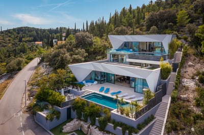 Luxury Villa Photo #2