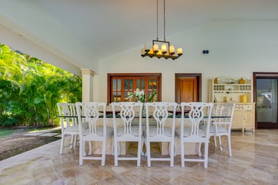 Luxury Villa Photo #23