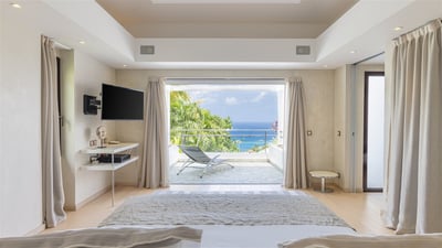 Luxury Villa Photo #37