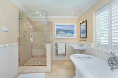 Luxury Villa Photo #29