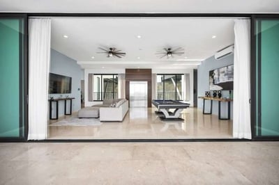 Luxury Villa Photo #15