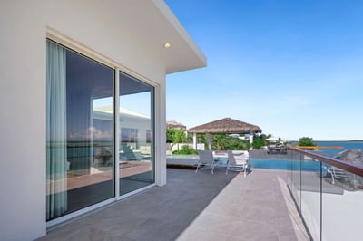 Luxury Villa Photo #17