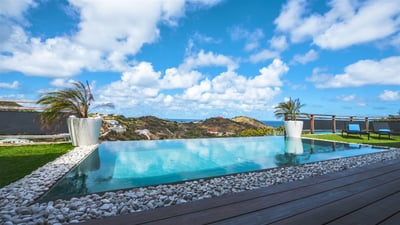 Luxury Villa Photo #4