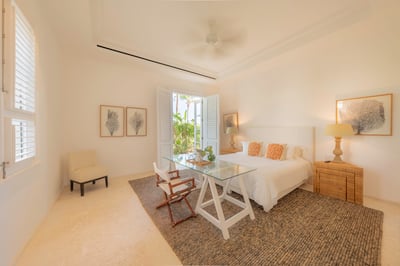 Luxury Villa Photo #40