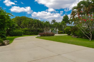 Luxury Villa Photo #37