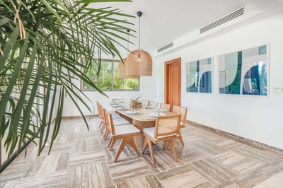 Luxury Villa Photo #16