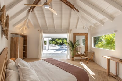 Luxury Villa Photo #30