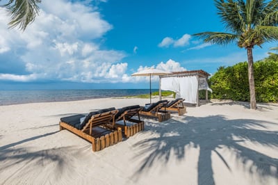 Luxury Villa Photo #32