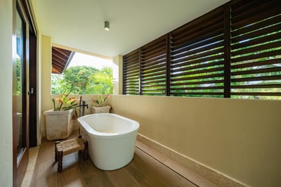 Luxury Villa Photo #43