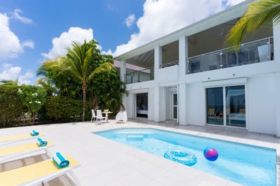 Luxury Villa Photo #6