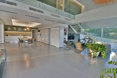 Luxury Villa Photo #9