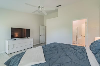 Luxury Villa Photo #18